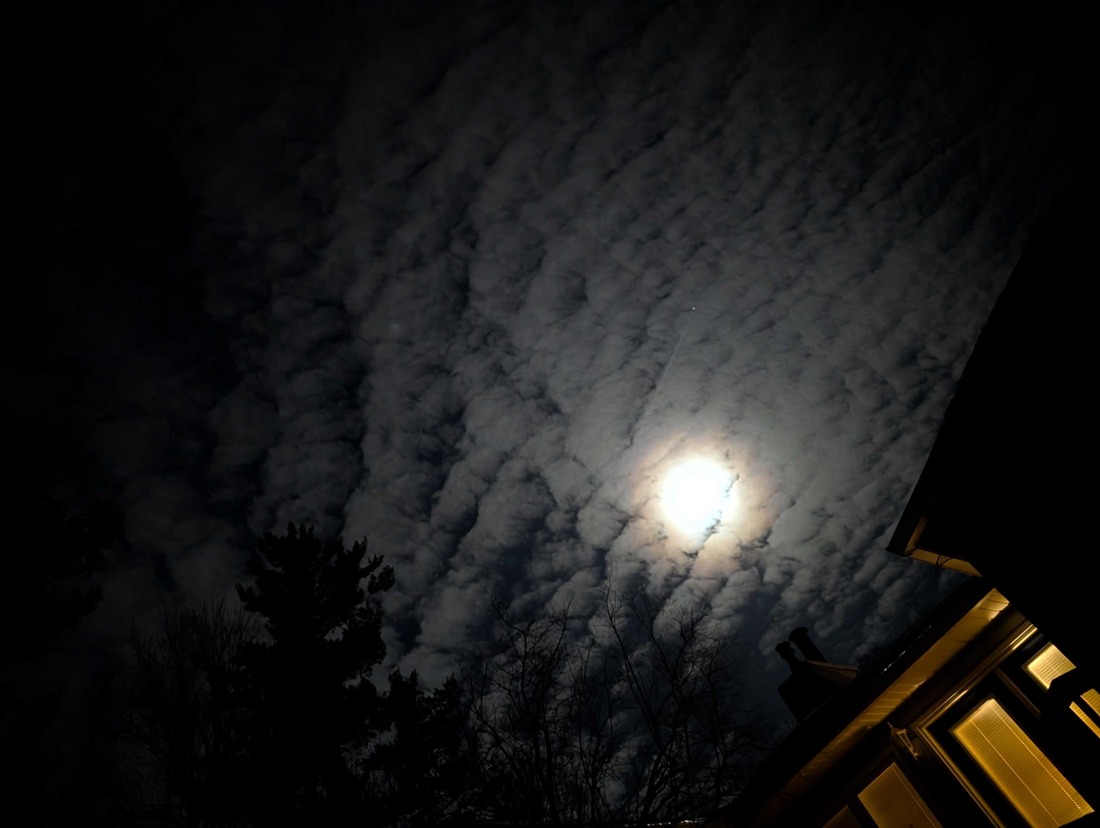 The Moon over White Lake, Canada — full moon, Lunar Day 15