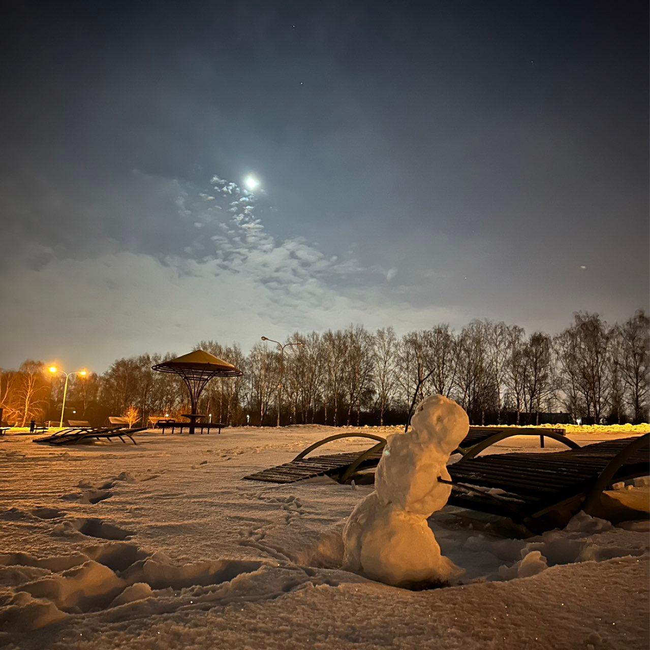 The Moon over Minsk, Belarus — last quarter, Lunar Day 20