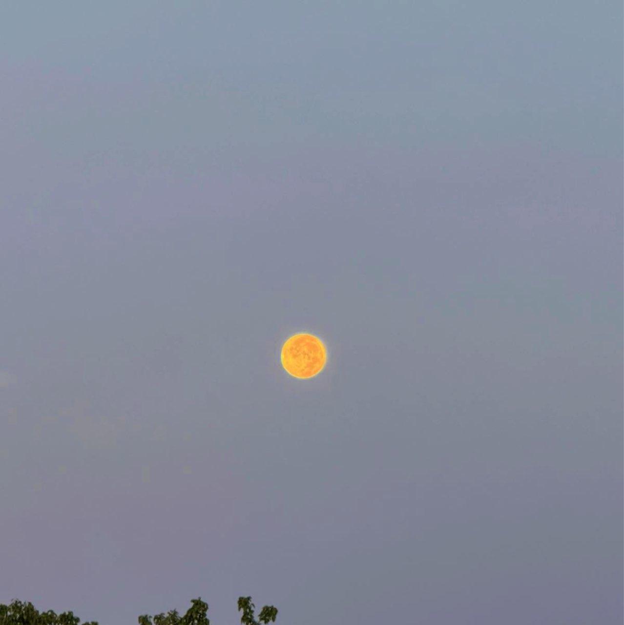 The Moon over Fort Wayne, Estados Unidos — full moon, Lunar Day 18