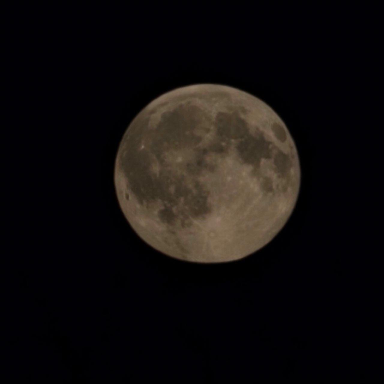 The Moon over Stockton-On-Tees, United Kingdom — full moon, Lunar Day 17