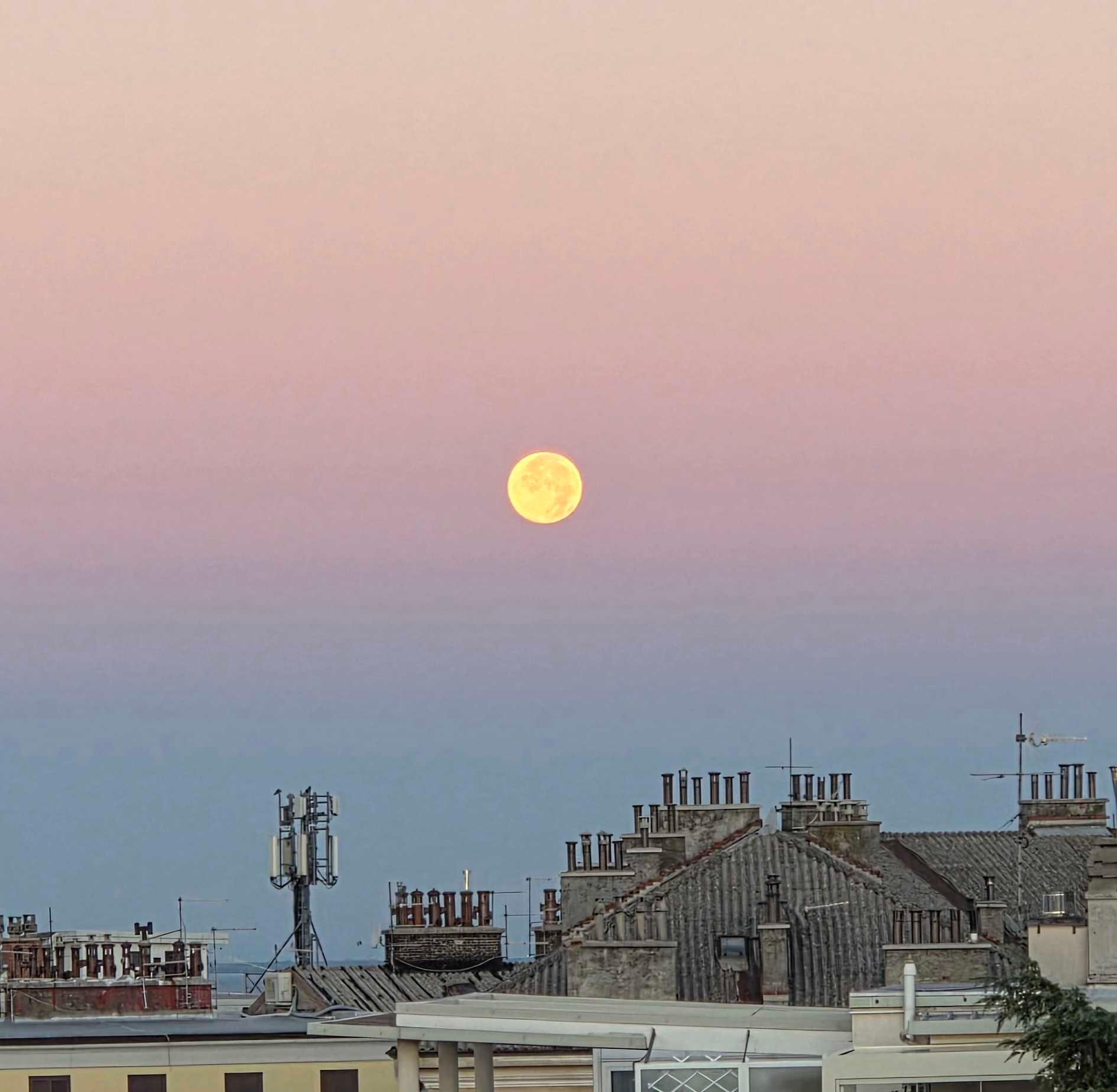 The Moon over Trieste, Italia — full moon, Lunar Day 16
