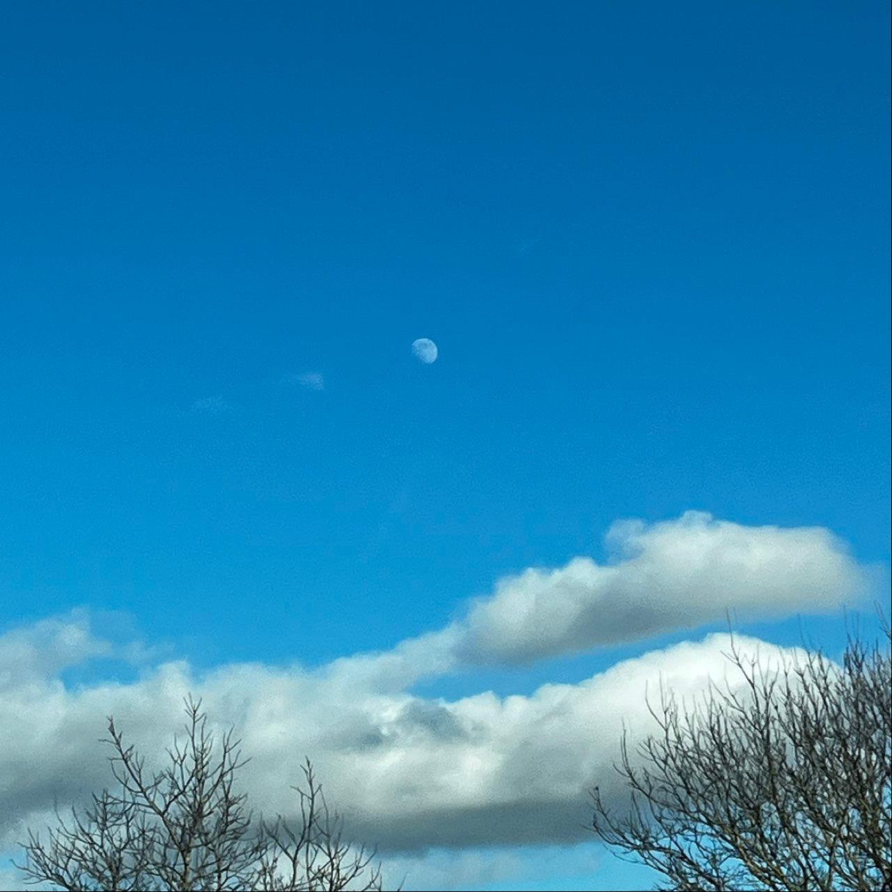 The Moon over Mâcon, France — waxing gibbous, Lunar Day 12