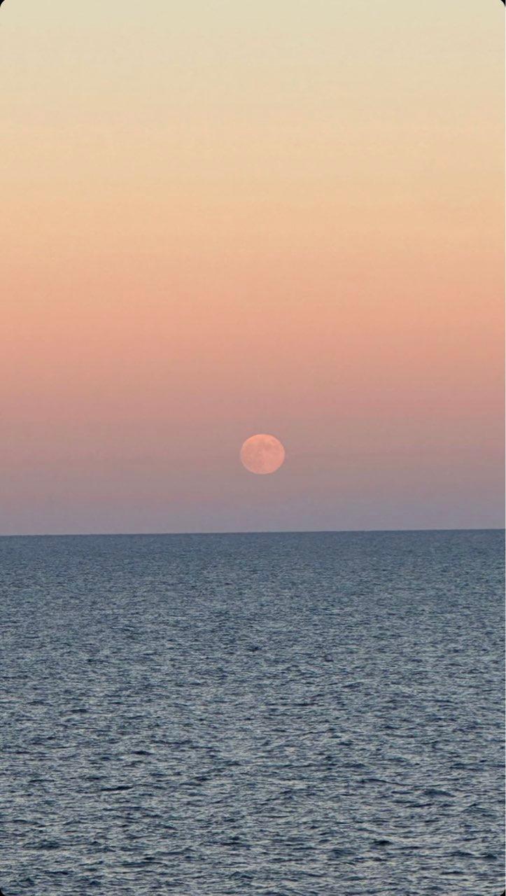 The Moon over Toulouse, Francia — full moon, Lunar Day 15