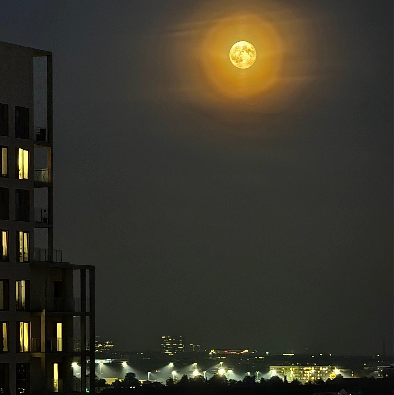 The Moon over Brøndby, Denmark — full moon, Lunar Day 17