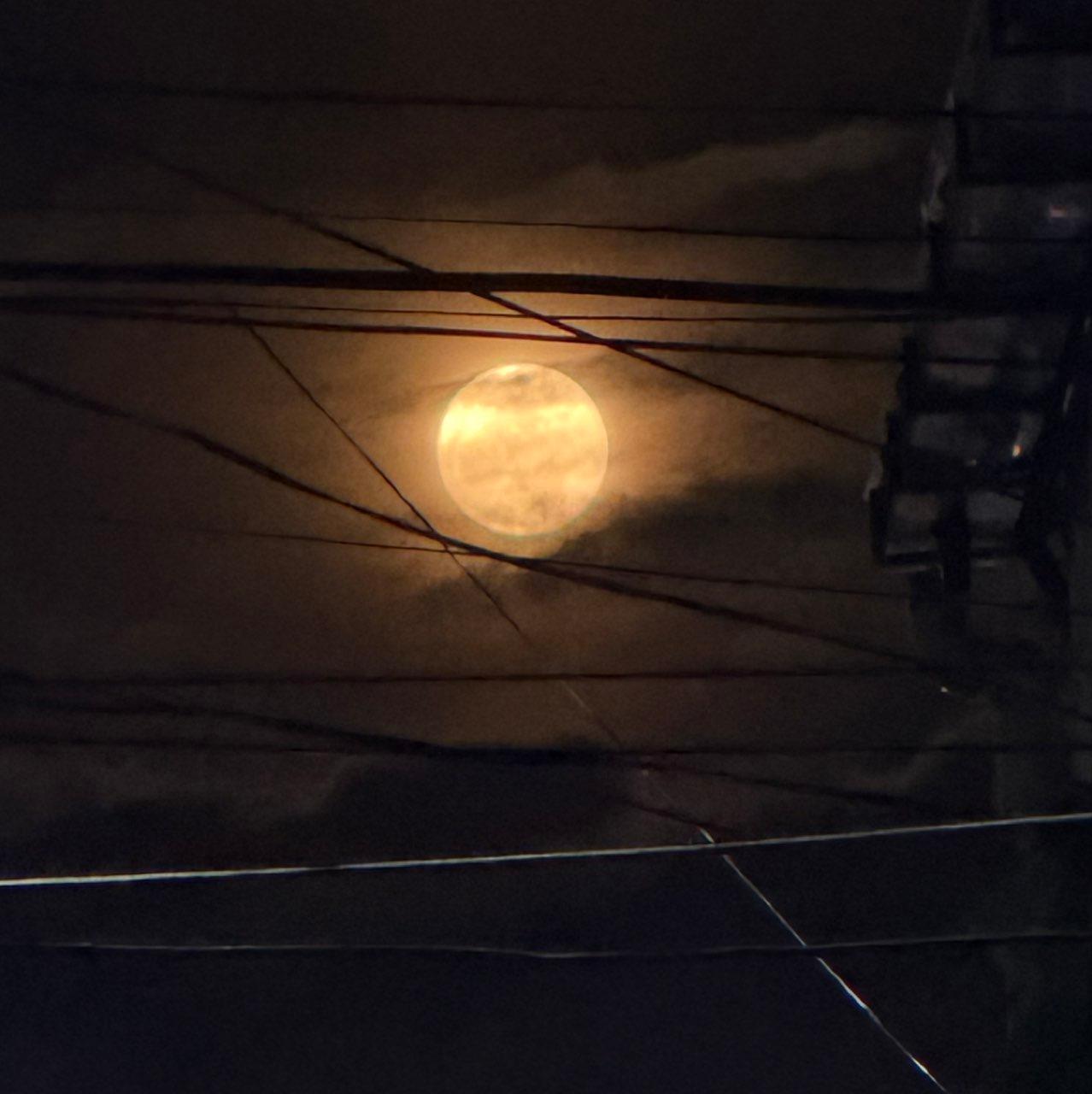The Moon over Nepal — full moon, Lunar Day 15