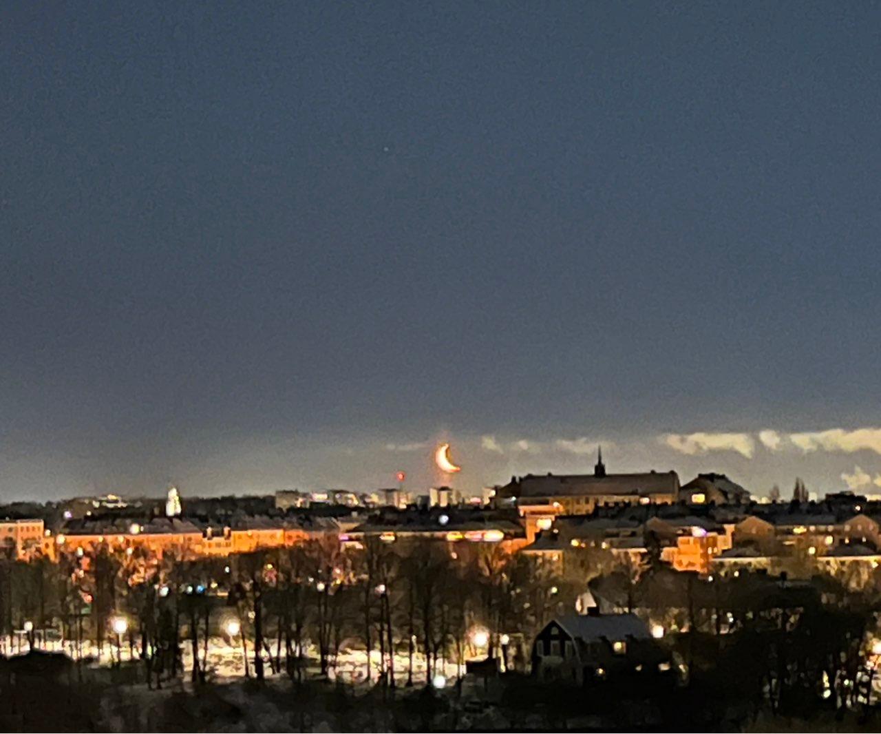 The Moon over Stockholm, Sverige — waning crescent, Lunar Day 27