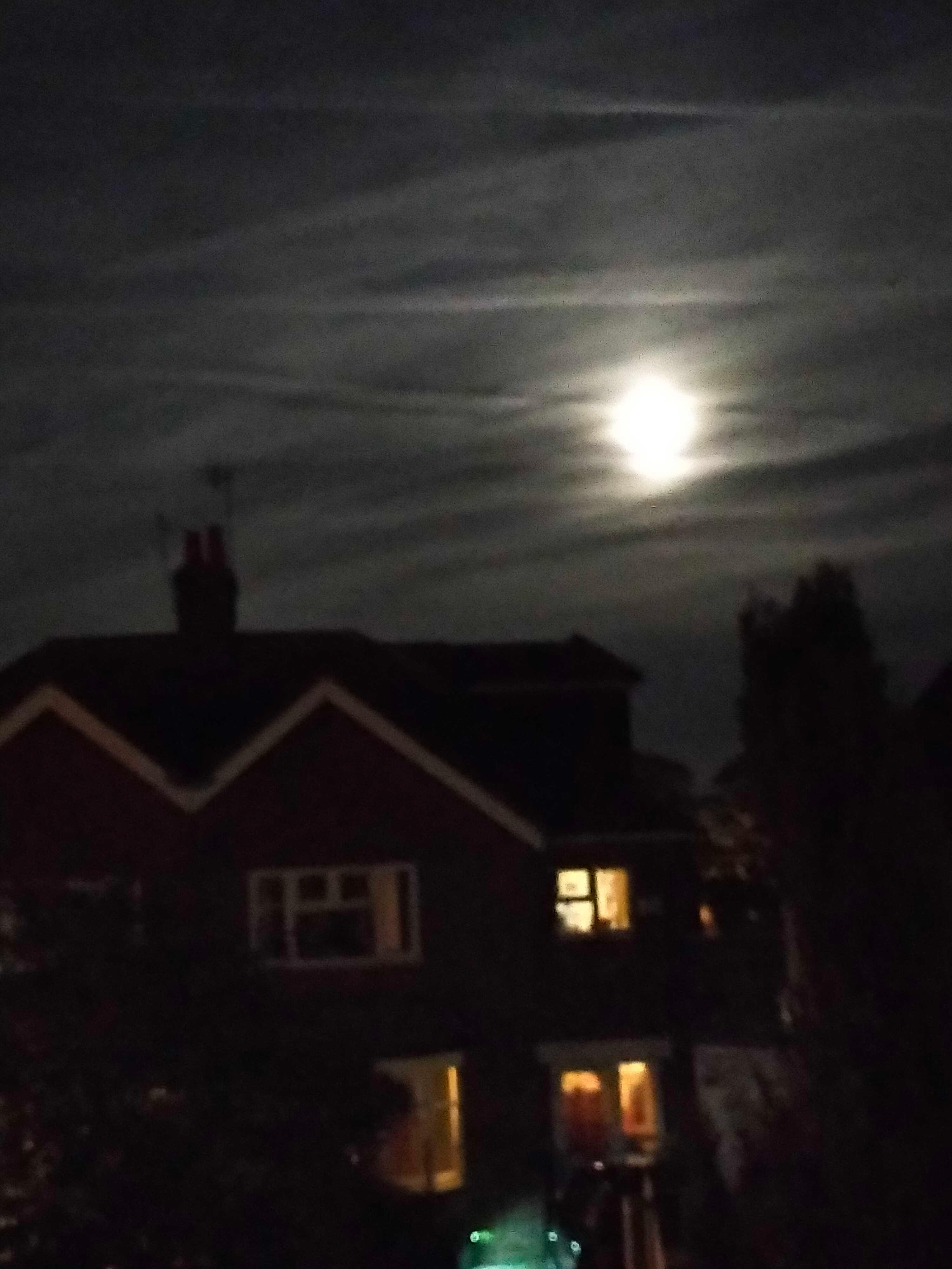The Moon over United Kingdom — full moon, Lunar Day 17