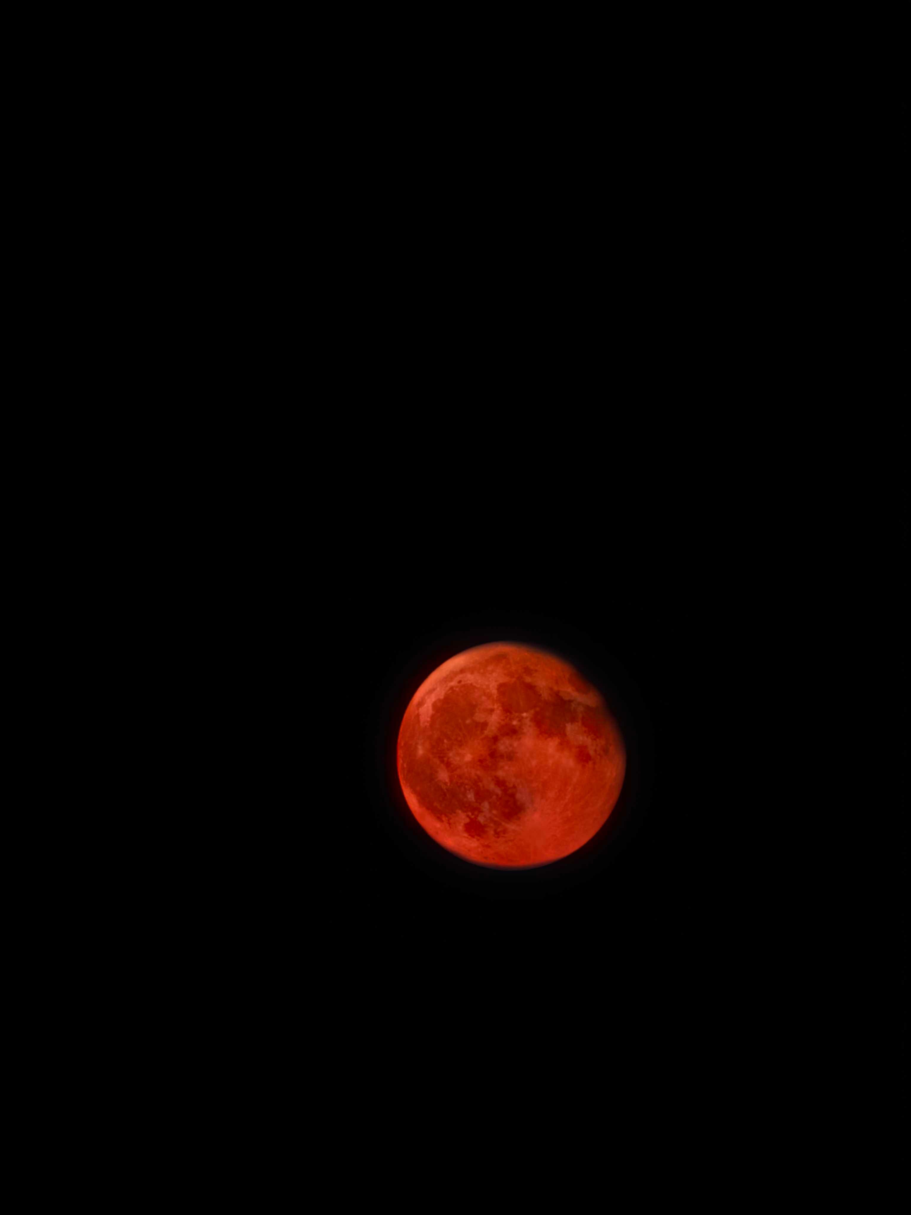 The Moon over Kallithea, Griechenland — waning gibbous, Lunar Day 18