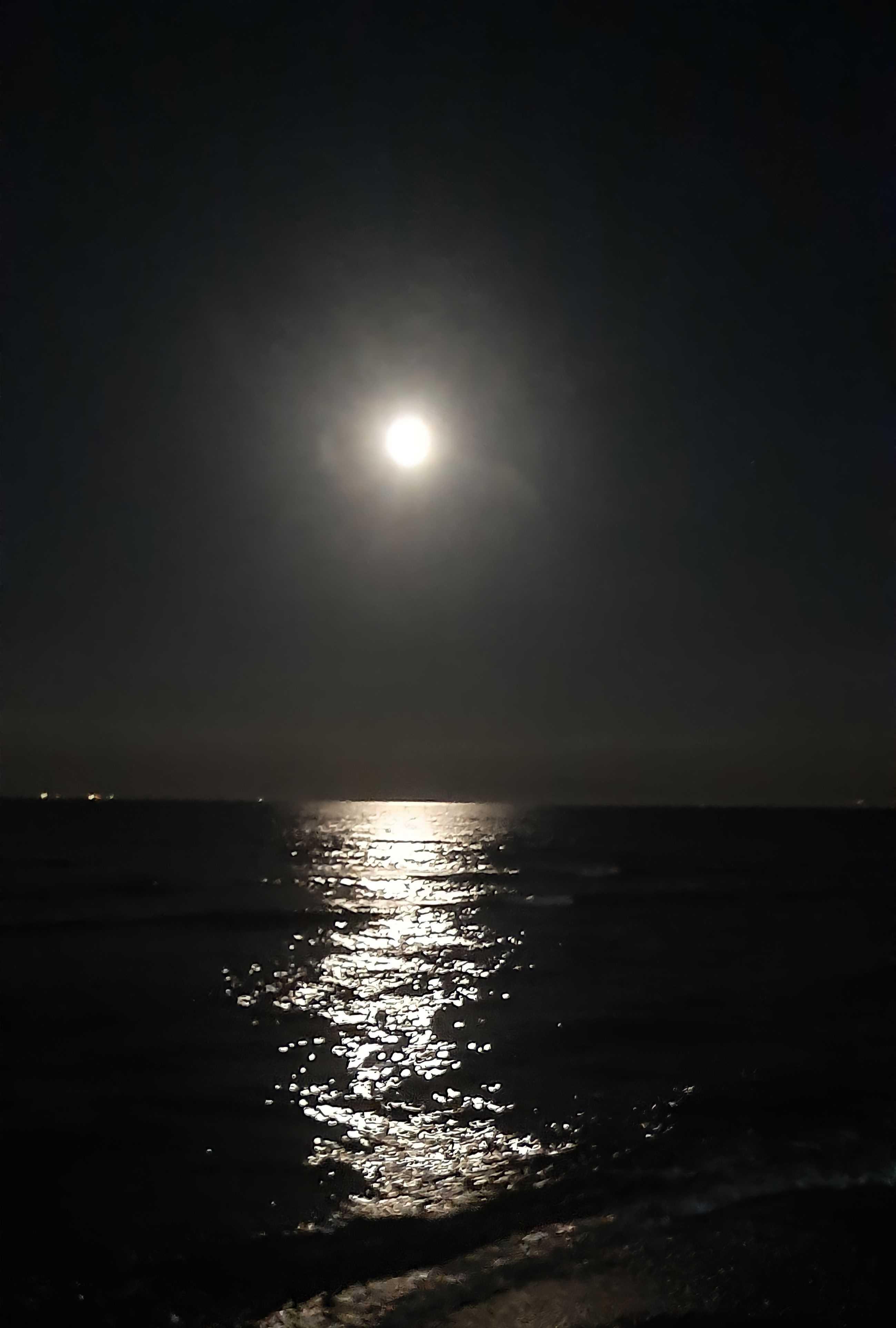 The Moon over Tunis, Tunisia — full moon, Lunar Day 17