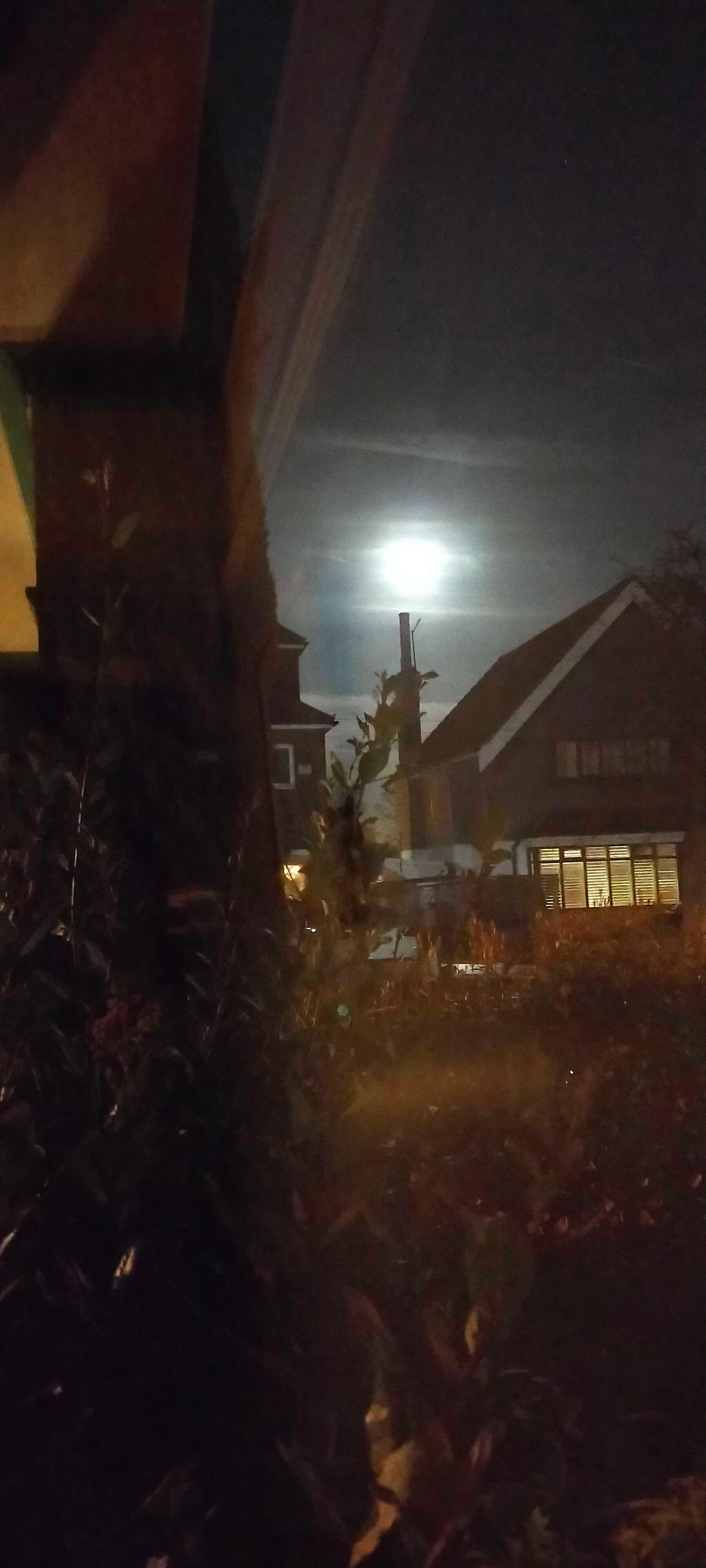 The Moon over United Kingdom — full moon, Lunar Day 15