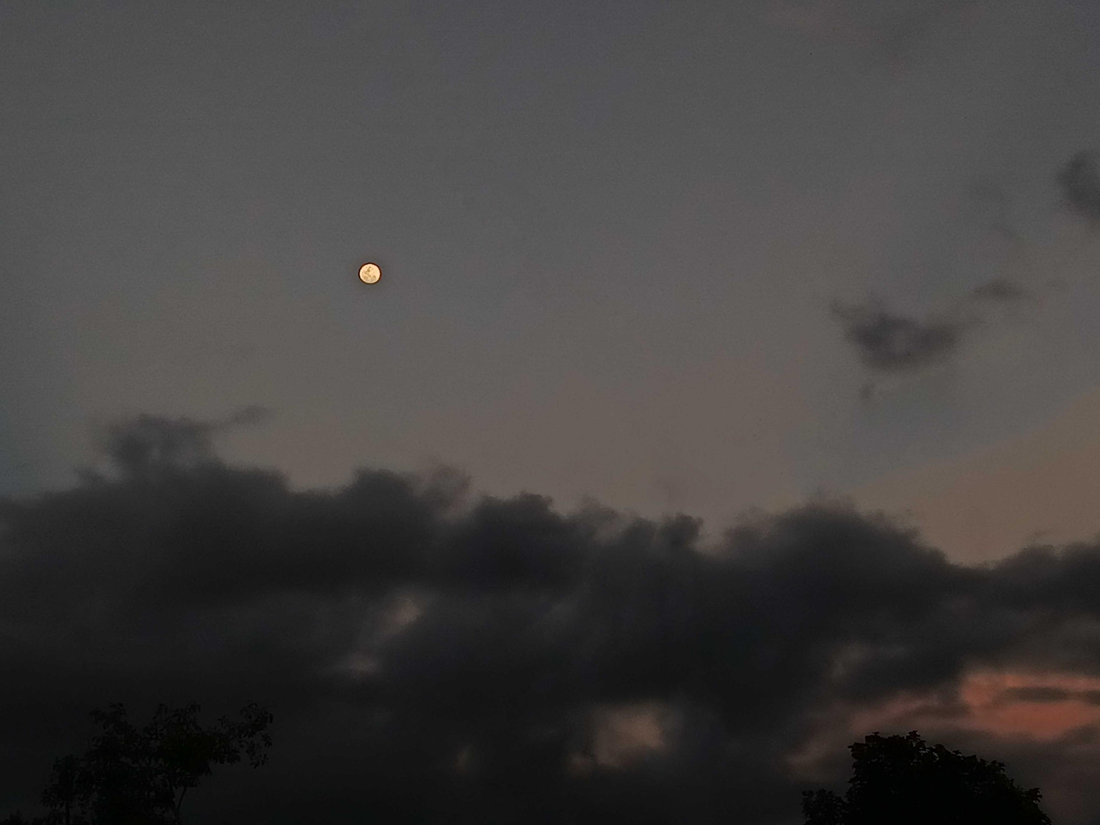 The Moon over Costa Rica — full moon, Lunar Day 13
