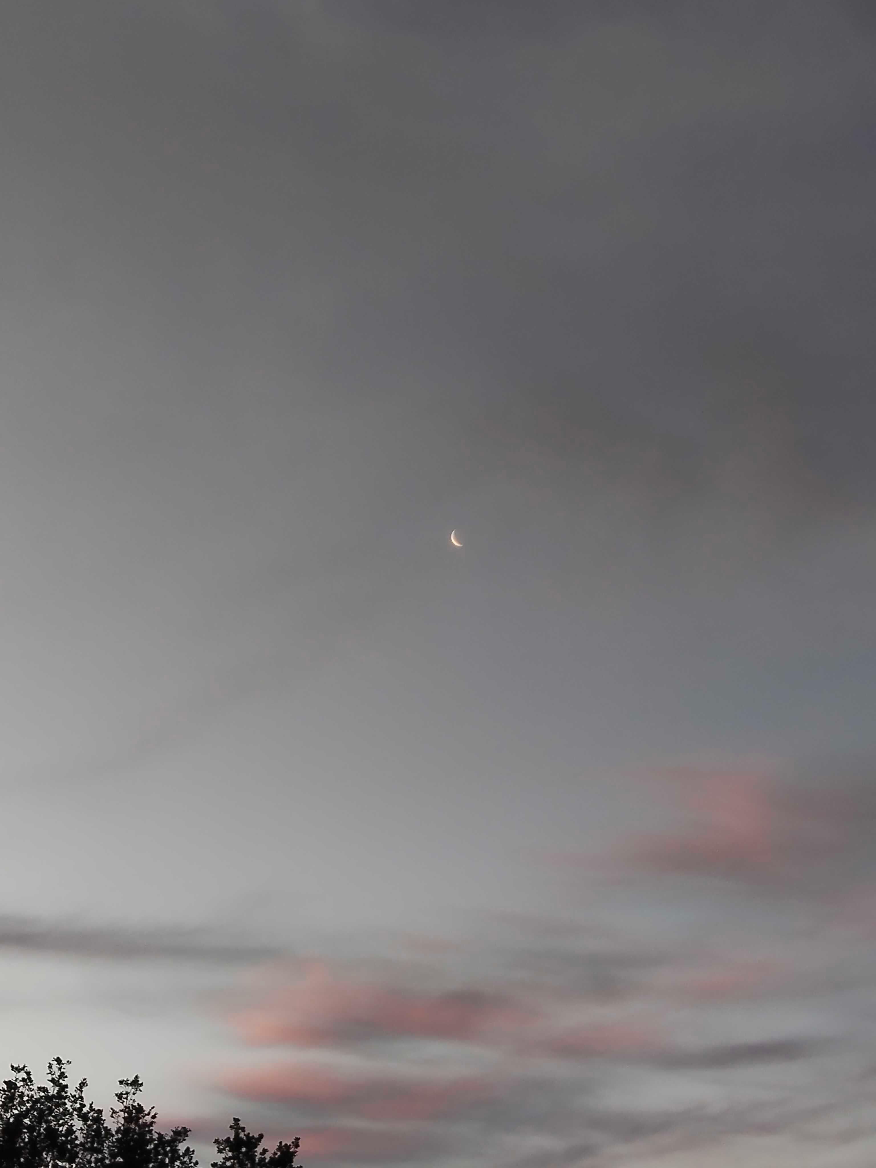 The Moon over Carraia, Italia — waning crescent, Lunar Day 26