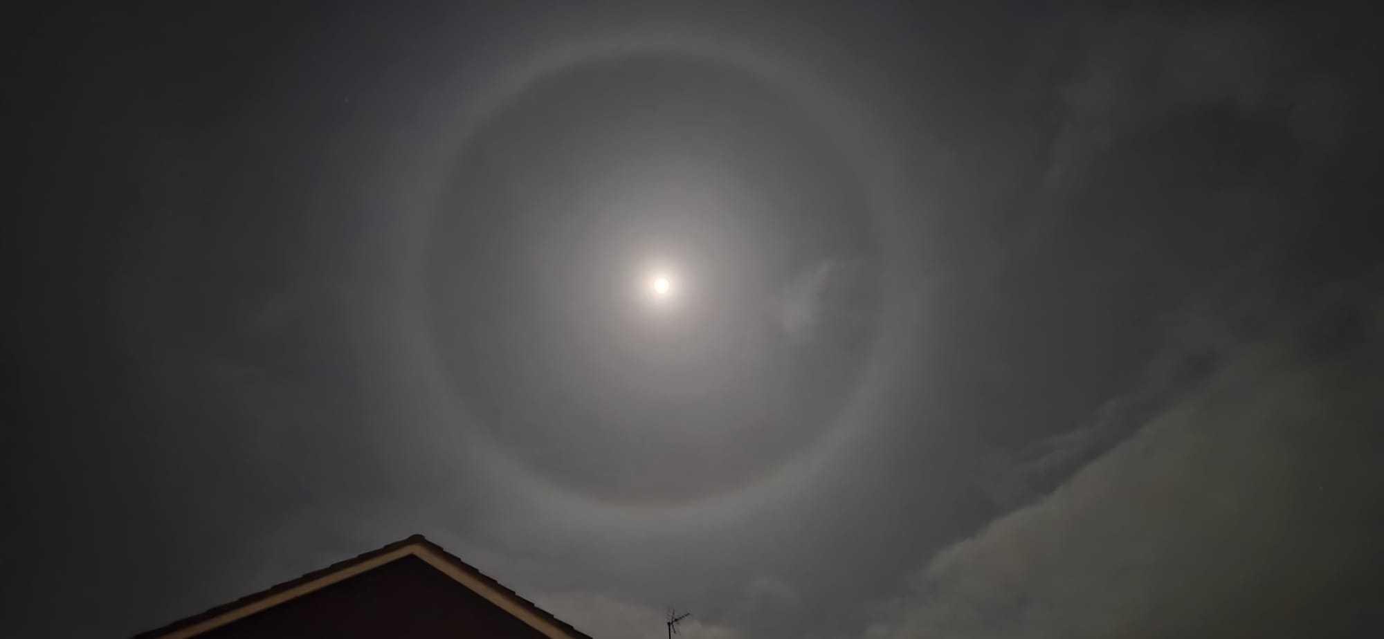 The Moon over United Kingdom — full moon, Lunar Day 15