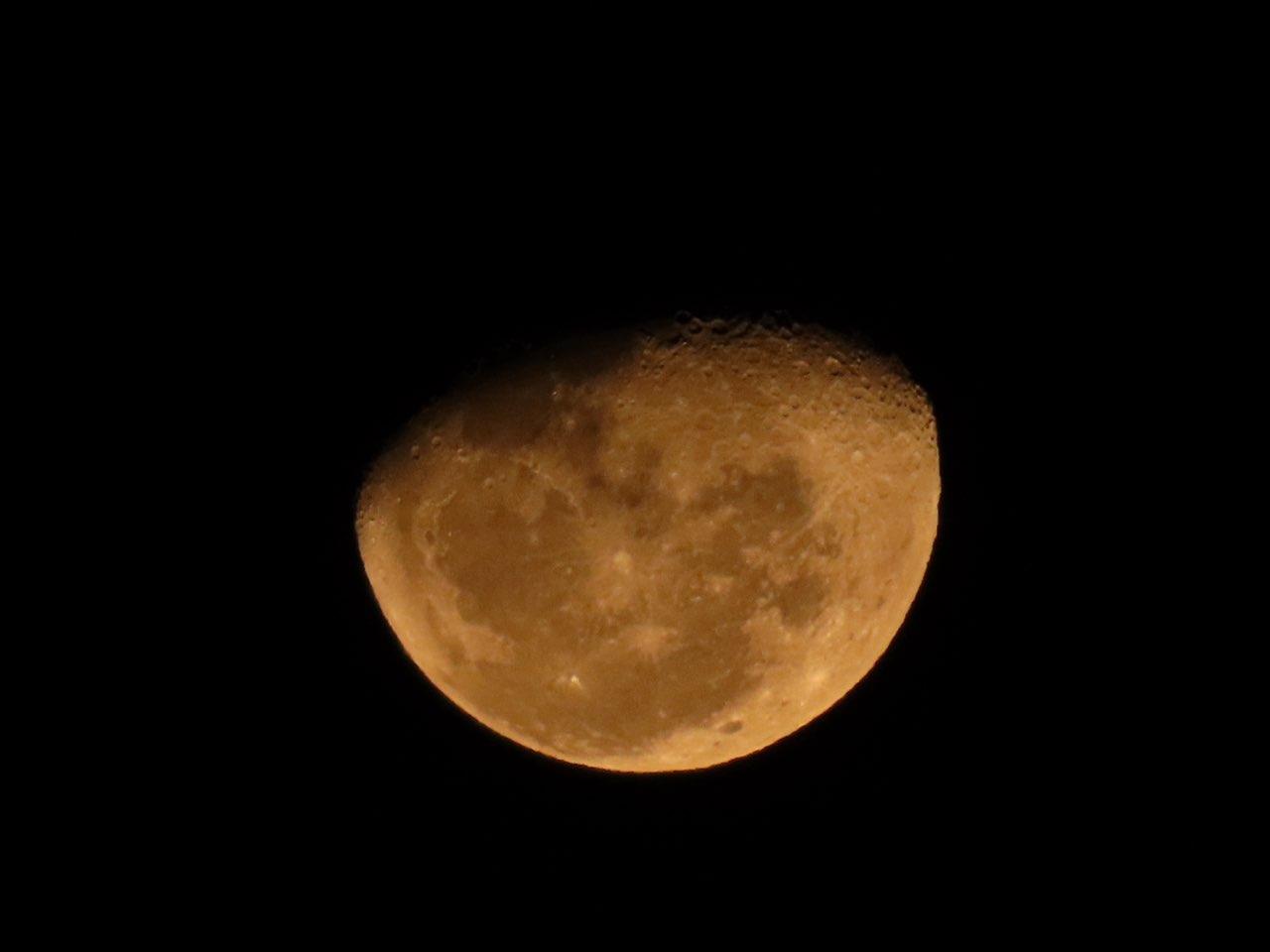 The Moon over Bundaberg East, Australia — waning gibbous, Lunar Day 21