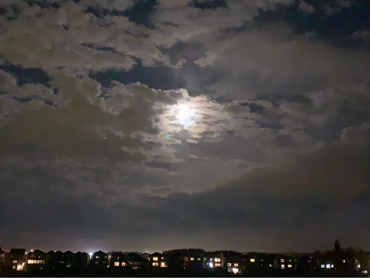 The Moon over Edmonton, Canada — waxing gibbous, Lunar Day 13