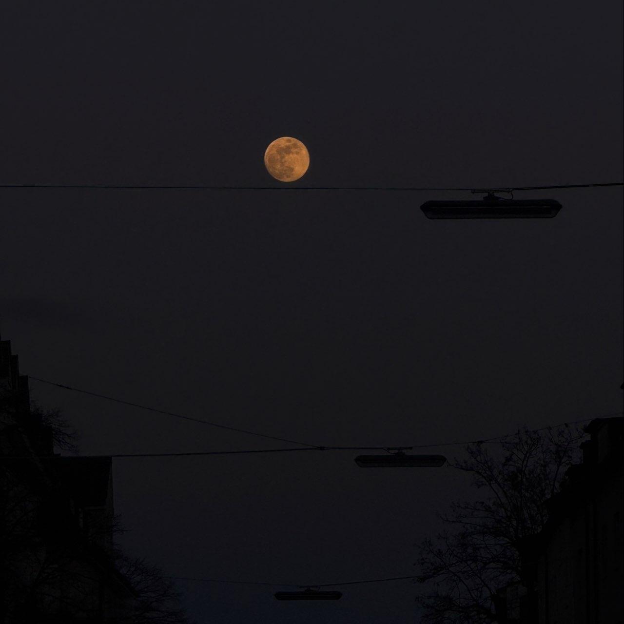 The Moon over München, Deutschland — full moon, Lunar Day 14