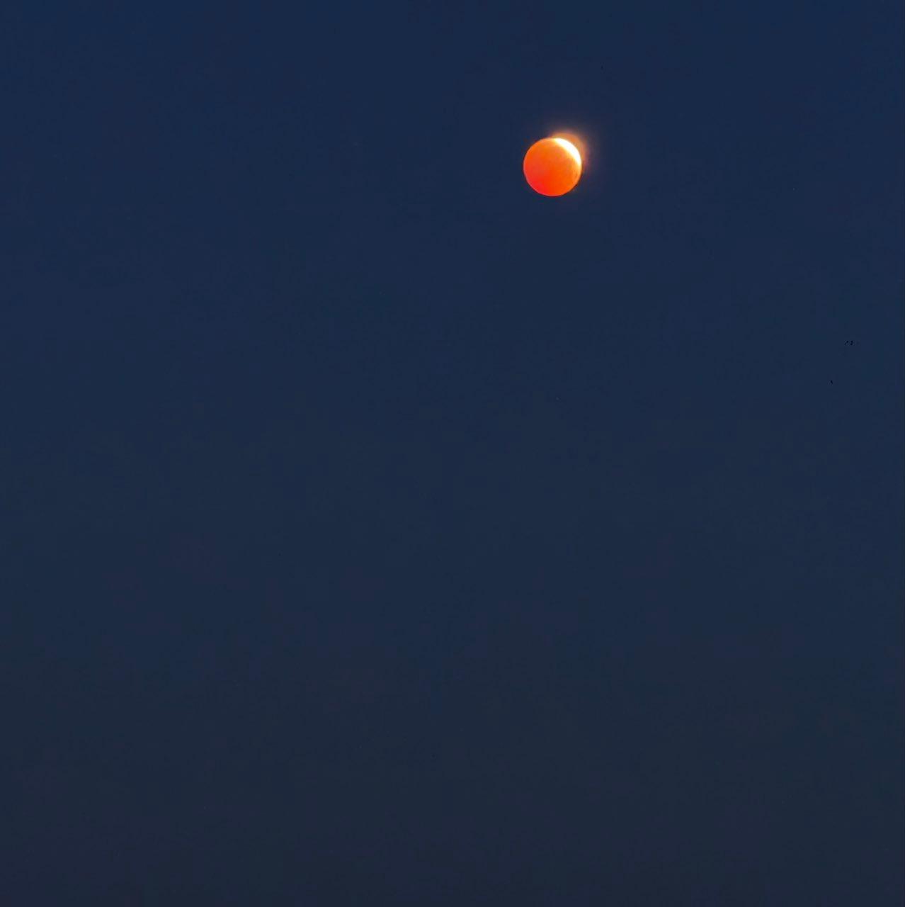 The Moon over Hvolsvöllur, Islandia — full moon, Lunar Day 12