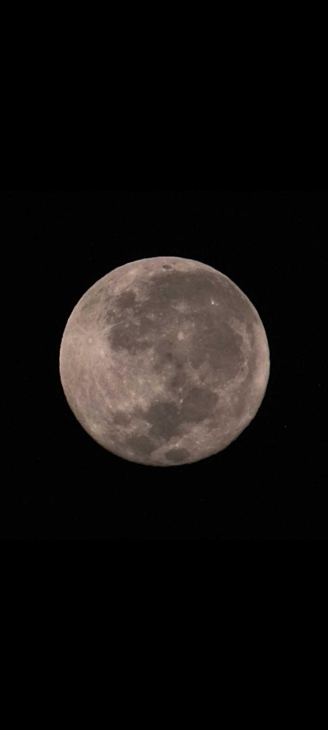 The Moon over Etingen, Deutschland — waning gibbous, Lunar Day 20
