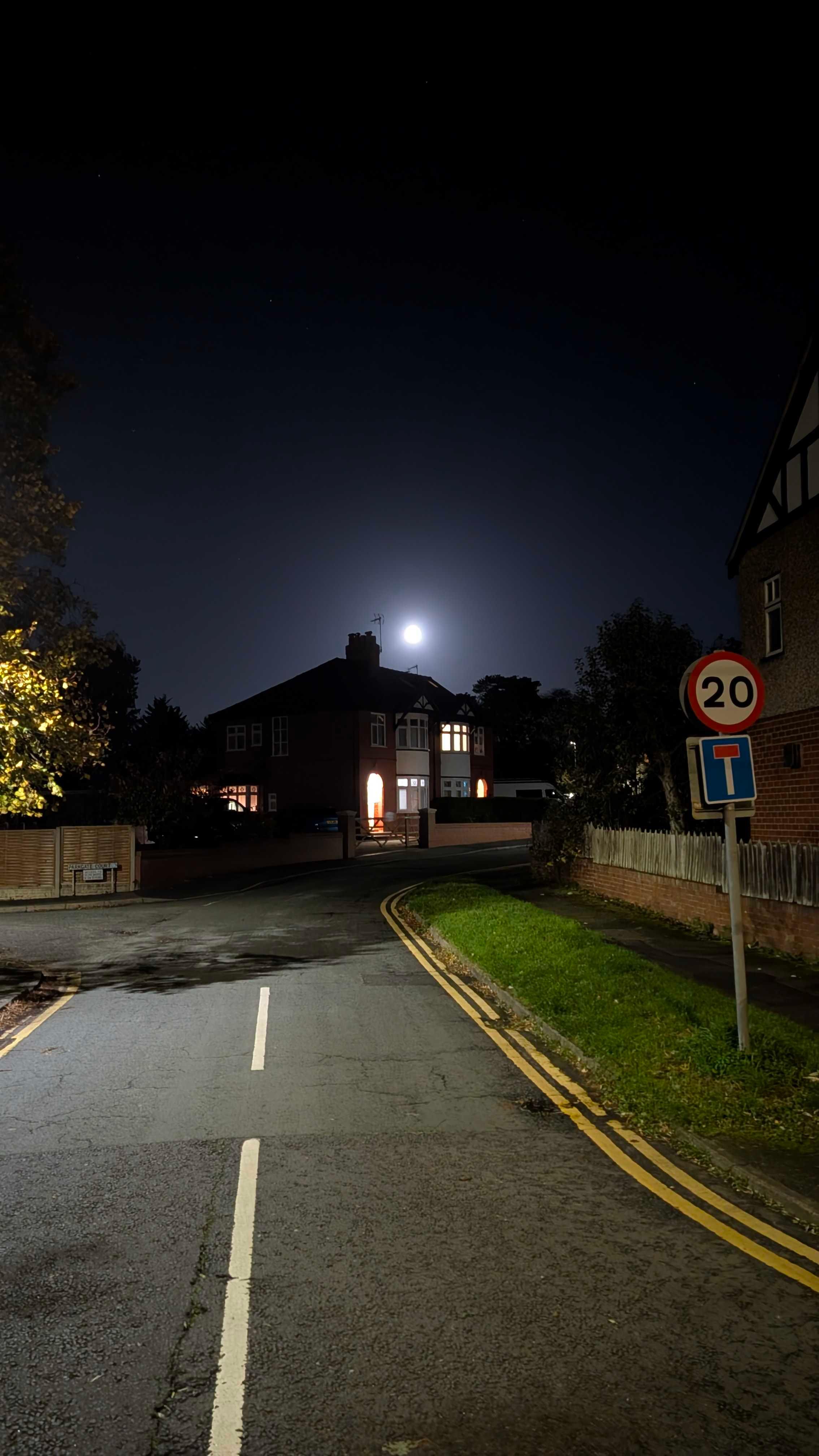 The Moon over United Kingdom — full moon, Lunar Day 18