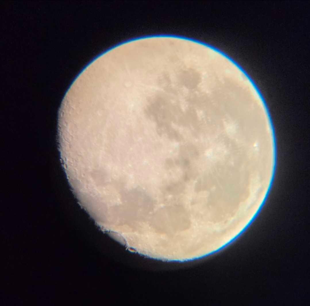 The Moon over 아산시, 대한민국 — waning gibbous, Lunar Day 19