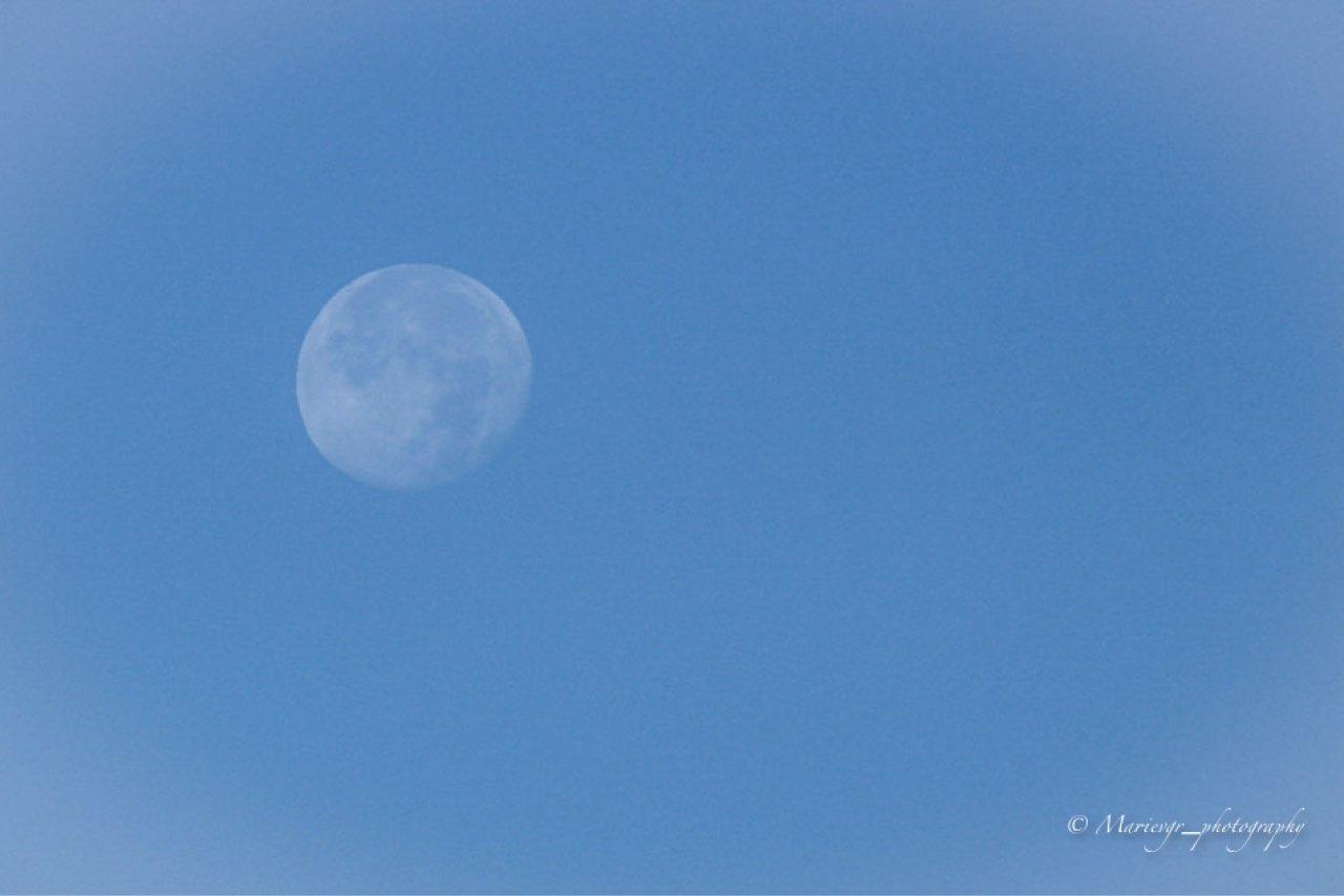 The Moon over Saint-Étienne, France — waning gibbous, Lunar Day 17
