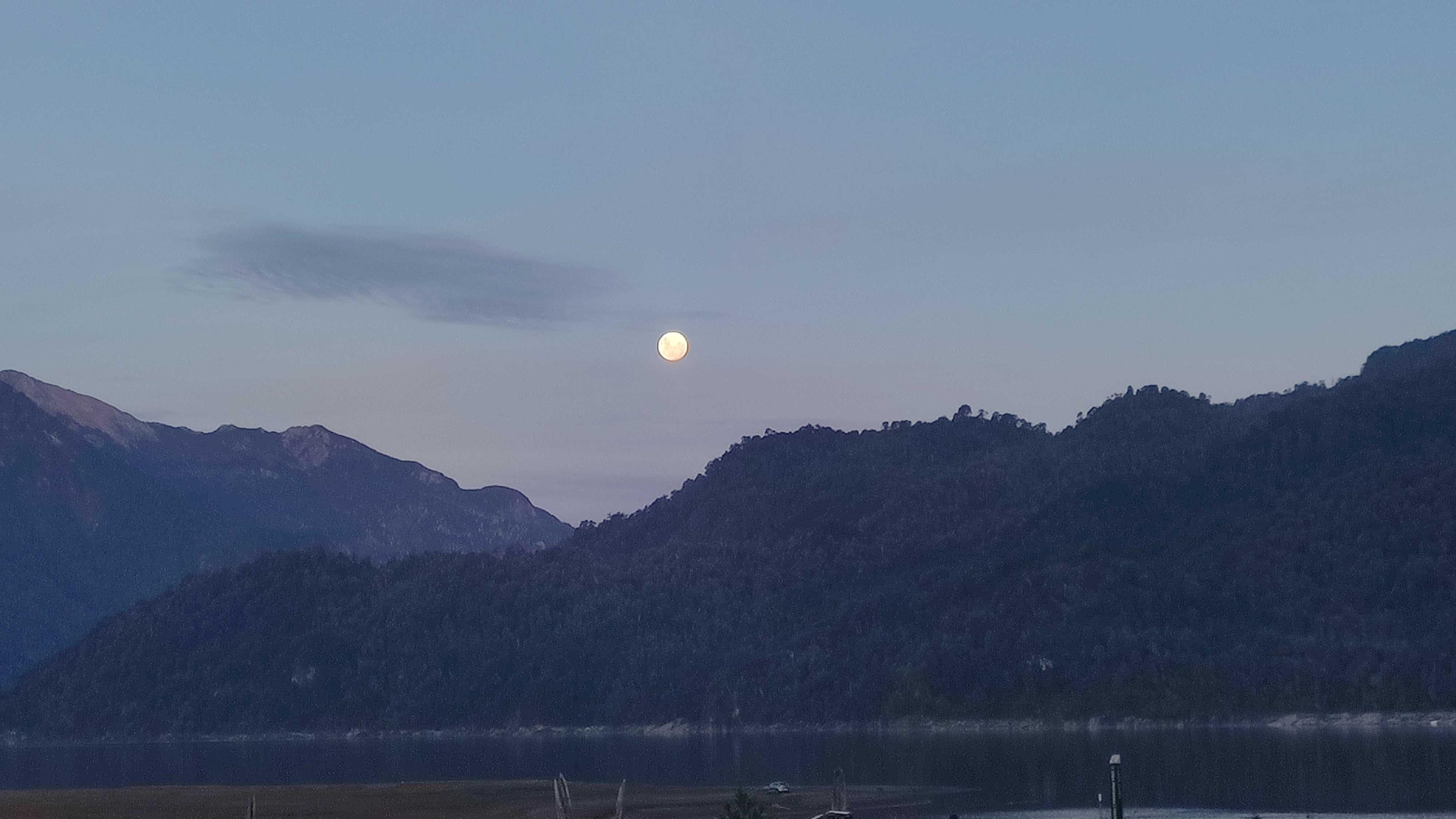 The Moon over Puerto Varas, Chile — full moon, Lunar Day 17