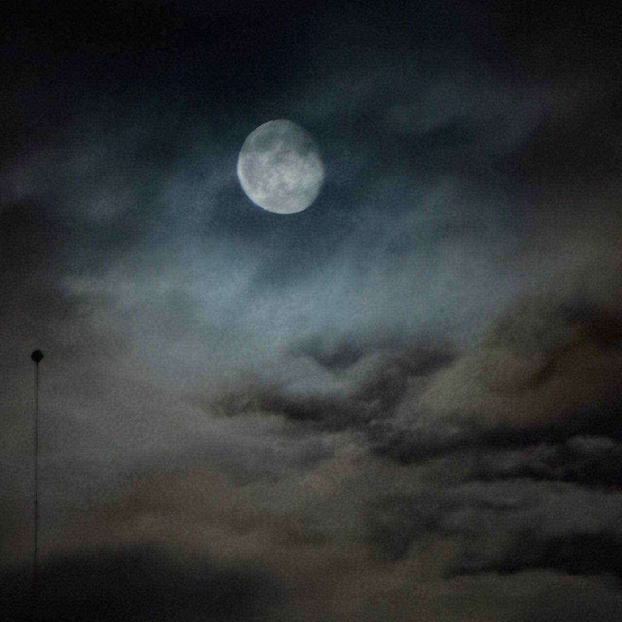 The Moon over Hamar, Норвегия — waning gibbous, Lunar Day 20