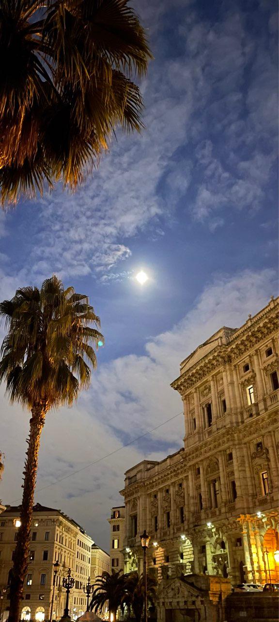 The Moon over Roma, Italia — last quarter, Lunar Day 21