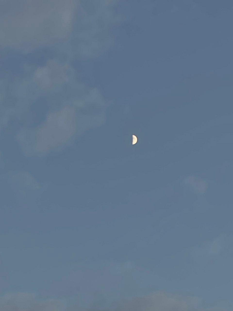 The Moon over Milton, Canada — waxing crescent, Lunar Day 6