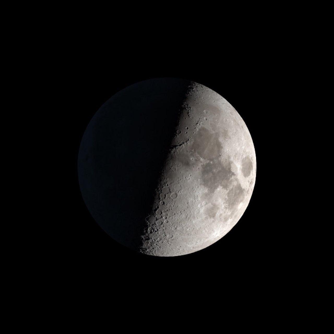 The Moon over Milano, Italia — first quarter, Lunar Day 9