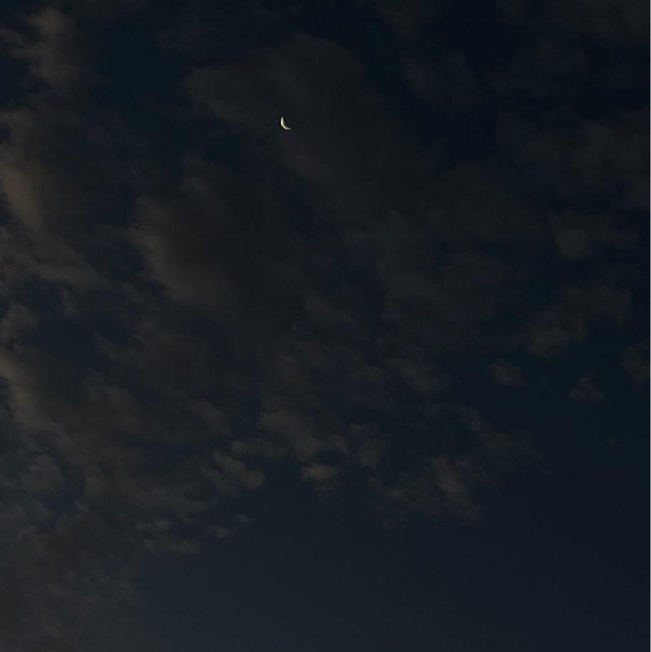 The Moon over Manta, Ecuador — waxing crescent, Lunar Day 6