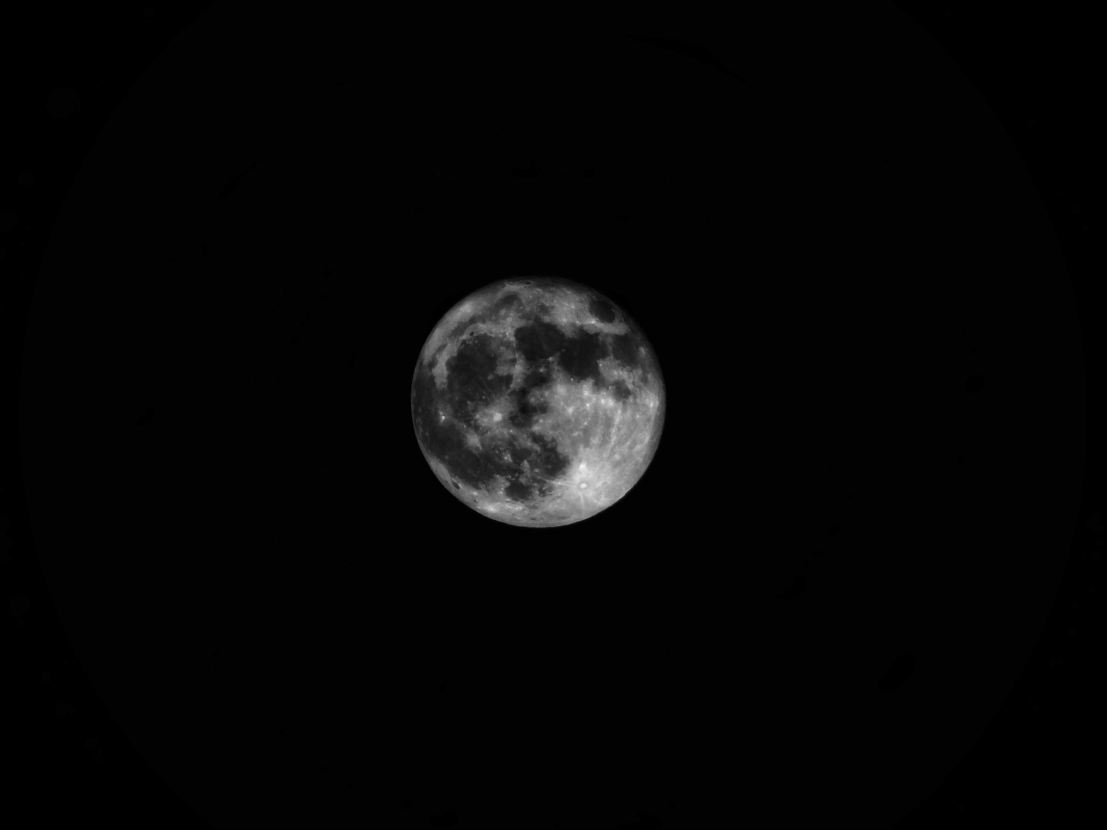 The Moon over United Kingdom — waning gibbous, Lunar Day 18