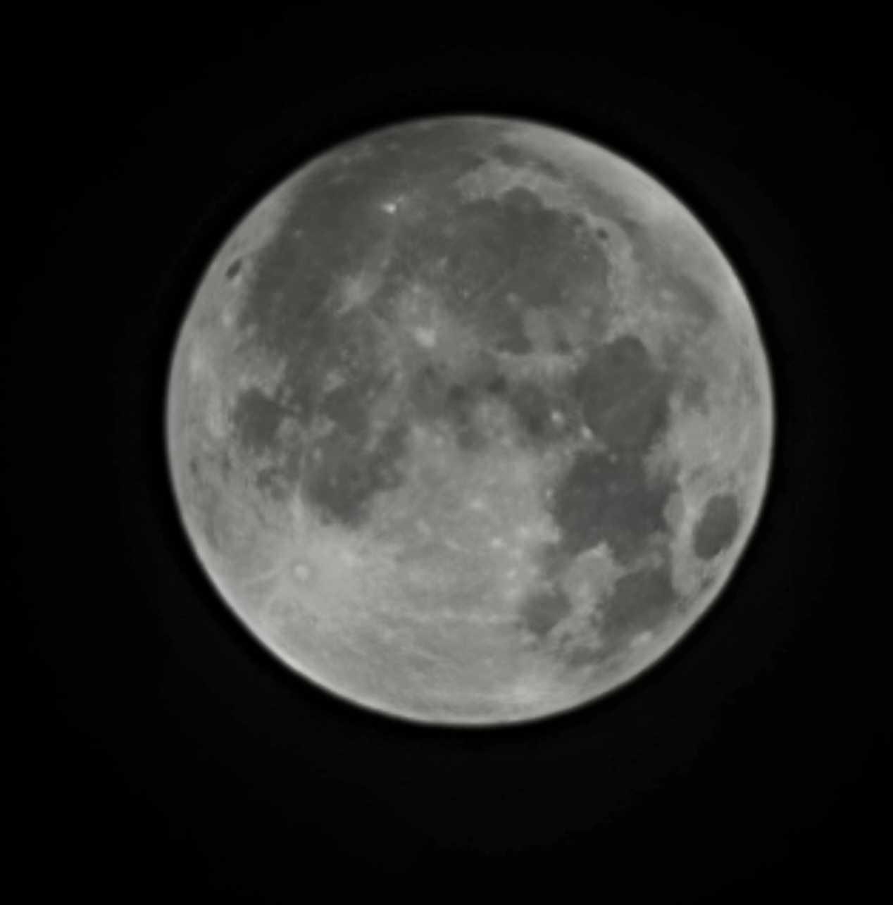 The Moon over Coxen Hole, Honduras — full moon, Lunar Day 16