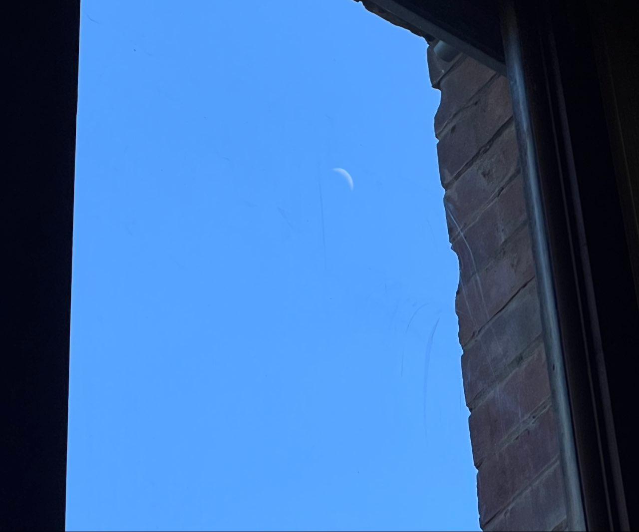 The Moon over Prato, Italia — waxing crescent, Lunar Day 6