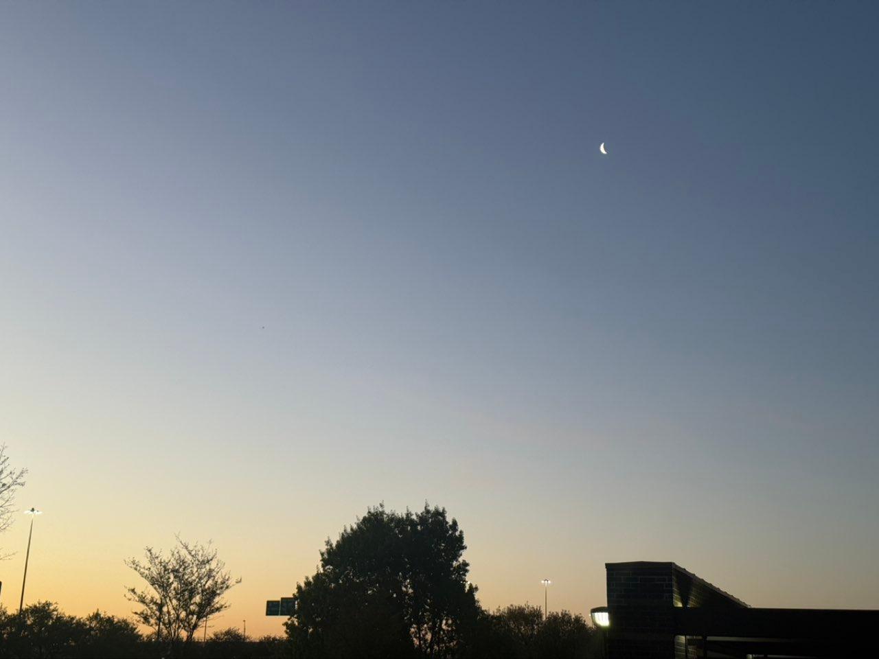 The Moon over Dallas, United States — waning crescent, Lunar Day 25