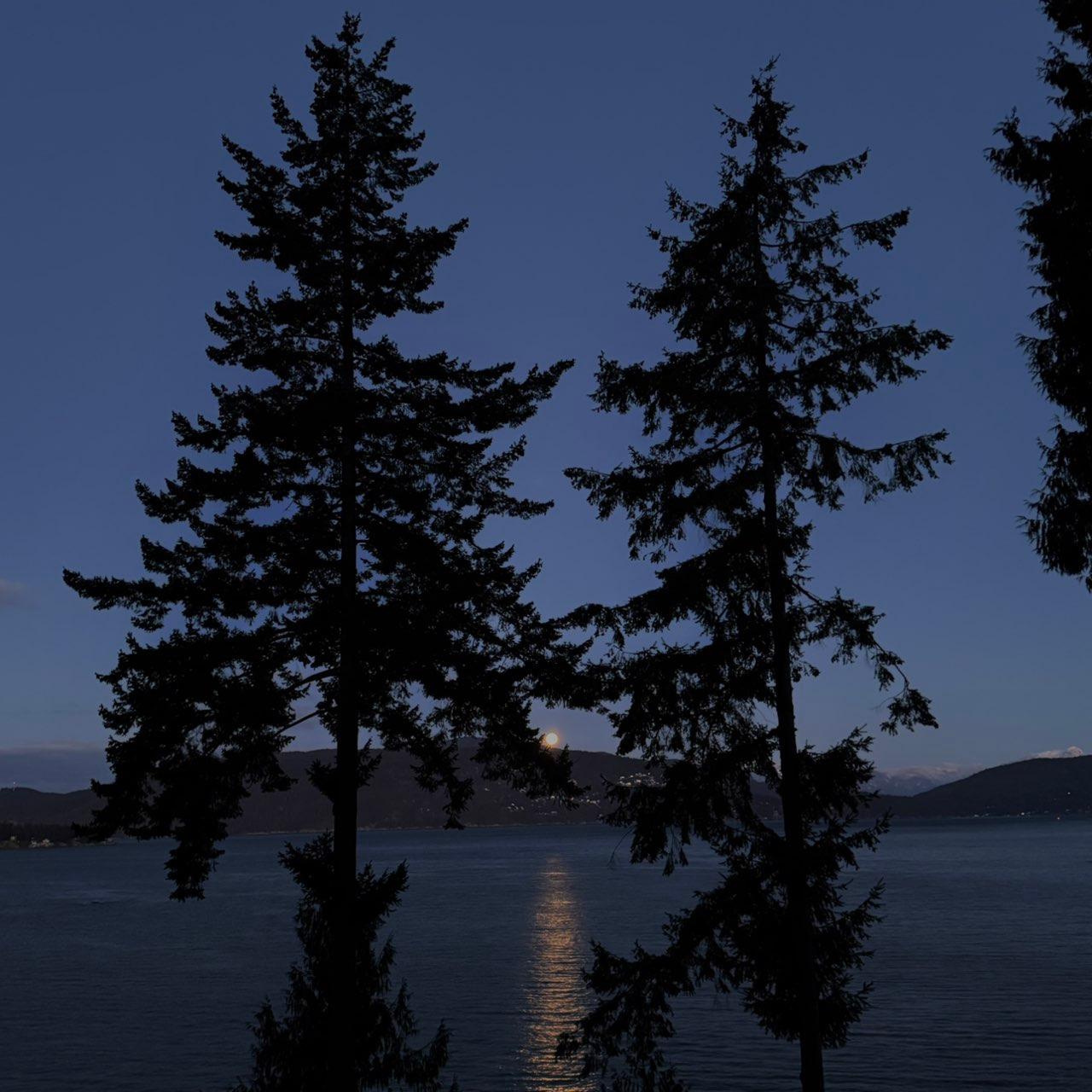 The Moon over Sunshine Coast, Canada — full moon, Lunar Day 14