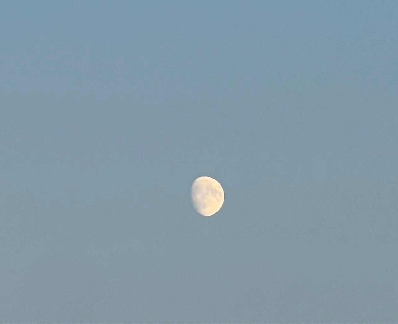 The Moon over Mühlhausen/Thüringen, Deutschland — waxing gibbous, Lunar Day 13