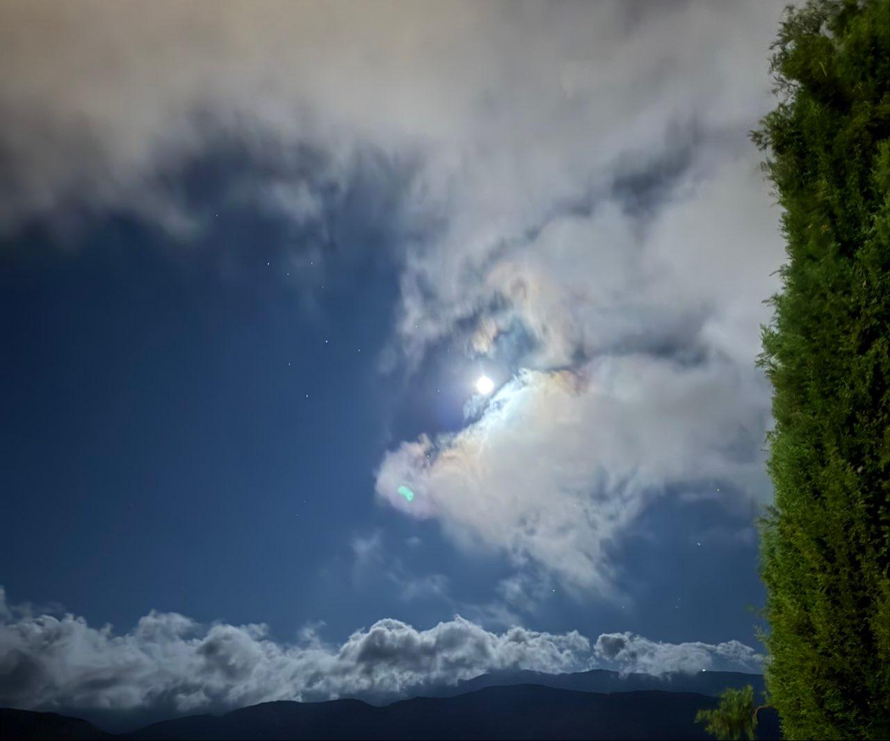The Moon over Palermo, Italia — waxing gibbous, Lunar Day 13