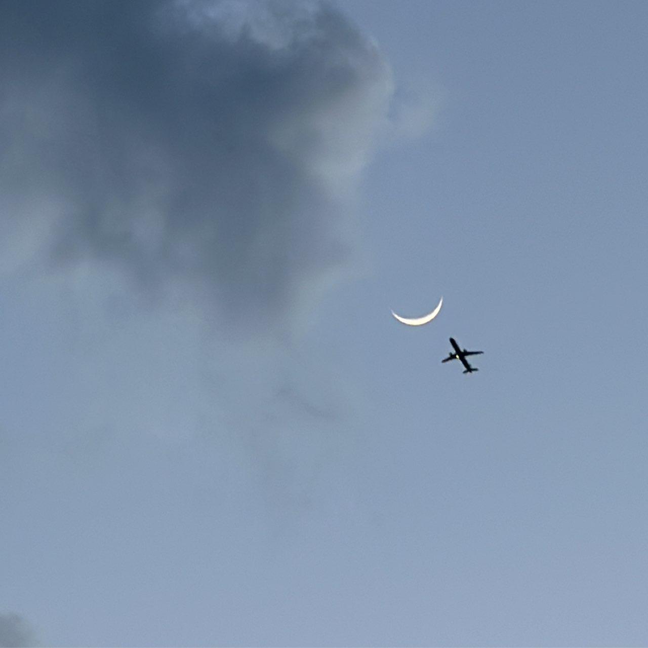 The Moon over Farmers Branch, Estados Unidos — waxing crescent, Lunar Day 4