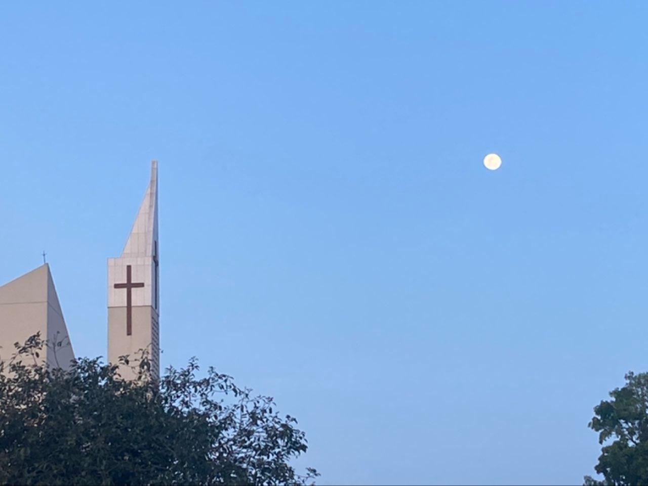 The Moon over Accra, Ghana — full moon, Lunar Day 15