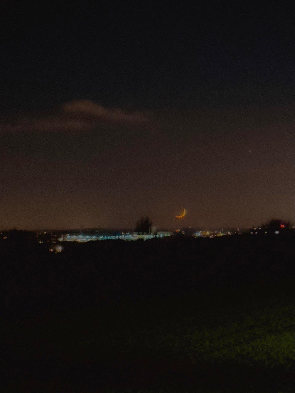 The Moon over Bochum, Deutschland — waxing crescent, Lunar Day 4
