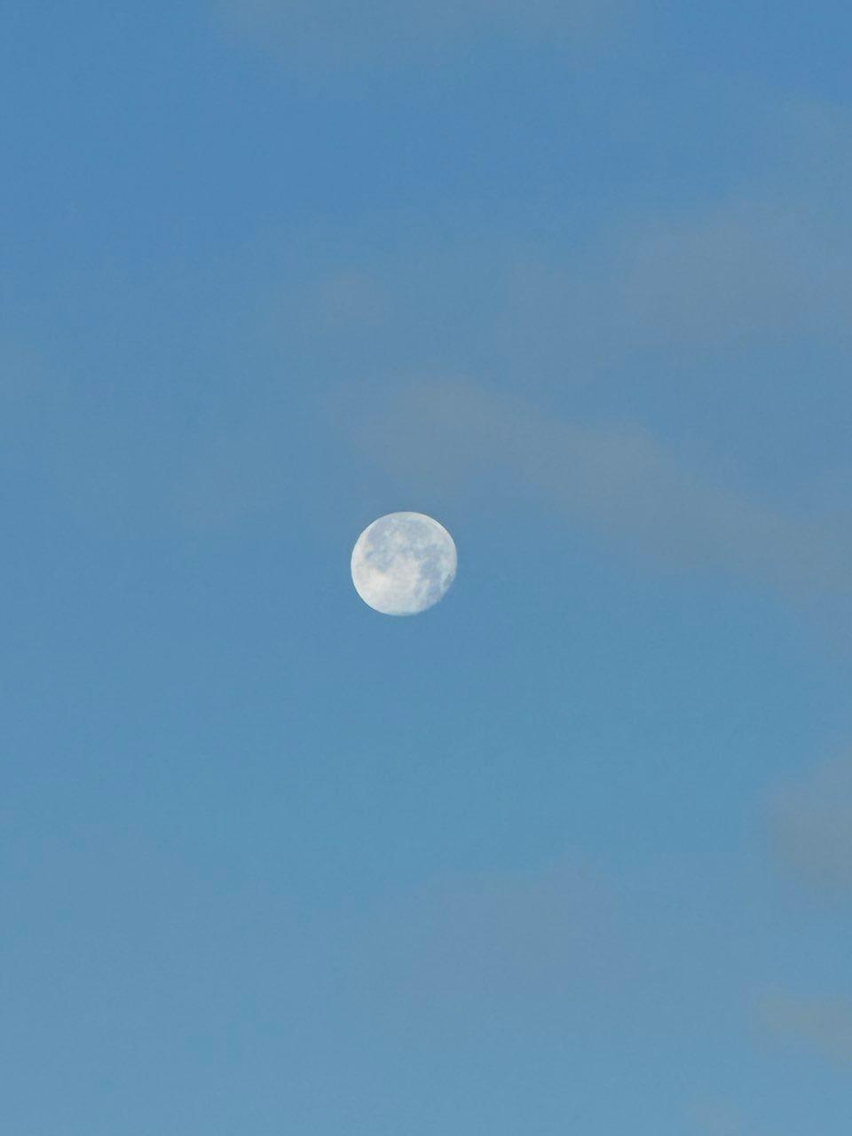 The Moon over Gränichen, Schweiz — waning gibbous, Lunar Day 16