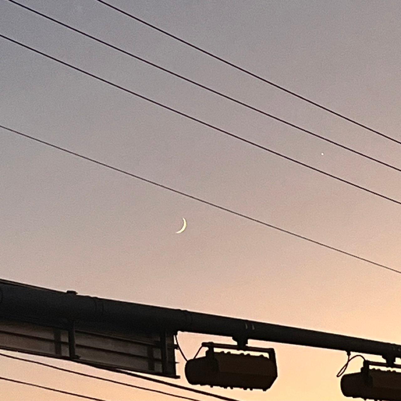 The Moon over Canutillo, Estados Unidos — waxing crescent, Lunar Day 4