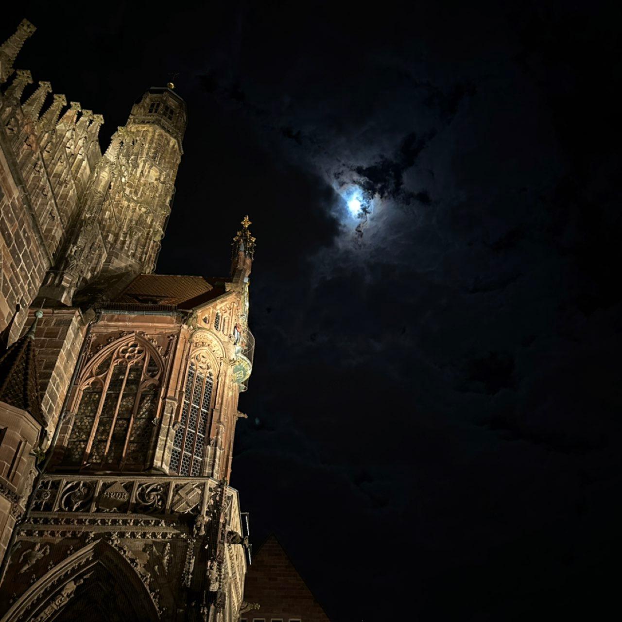 The Moon over Nürnberg, Deutschland — waxing gibbous, Lunar Day 13