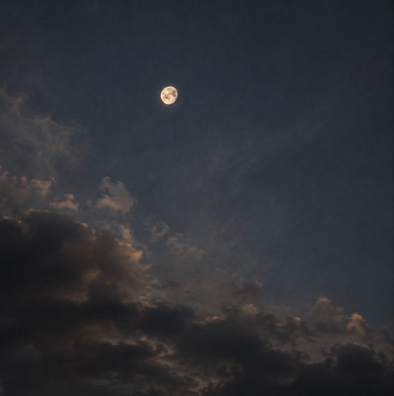The Moon over Colorado Springs, United States — waning gibbous, Lunar Day 20