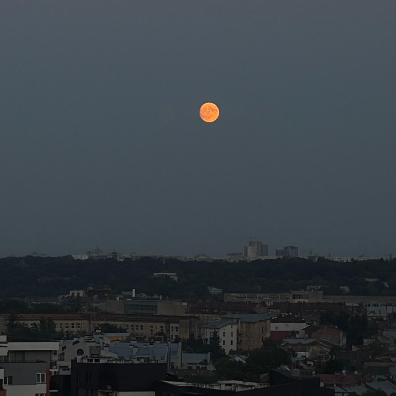 The Moon over Львів, Україна — full moon, Lunar Day 16