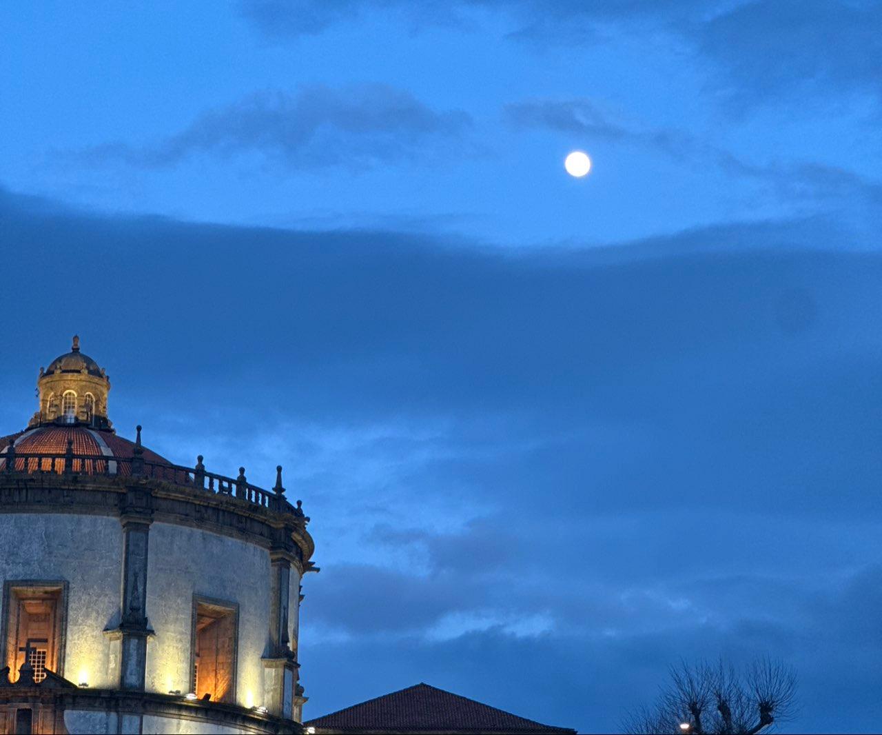 The Moon over Porto, Portugal — full moon, Lunar Day 13