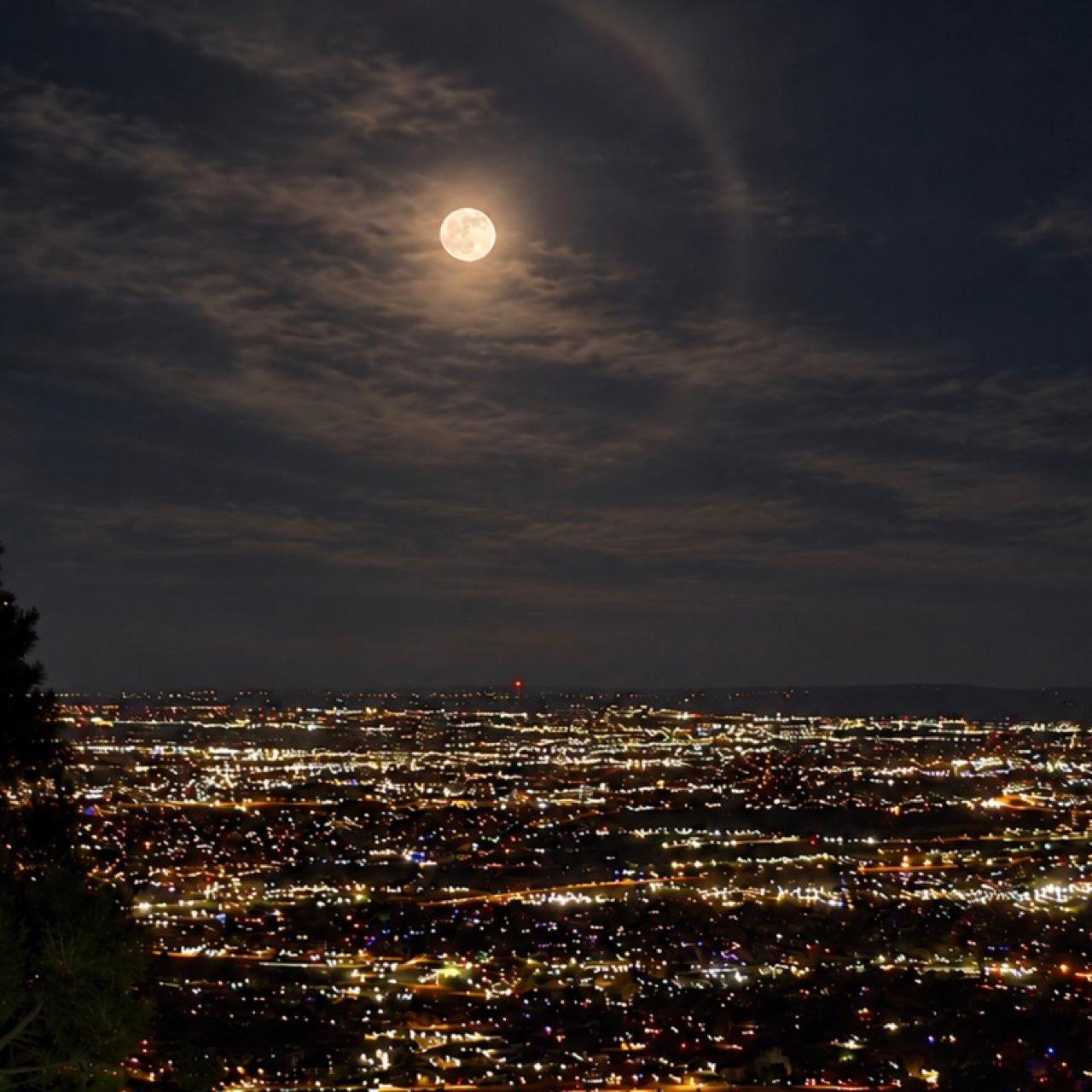 The Moon over Colorado Springs, United States — full moon, Lunar Day 17