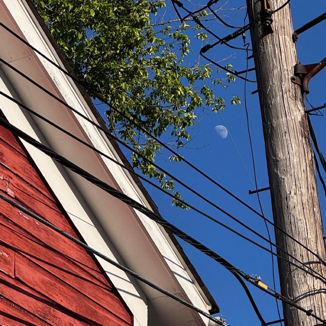 The Moon over Chagrin Falls, United States — waxing gibbous, Lunar Day 10