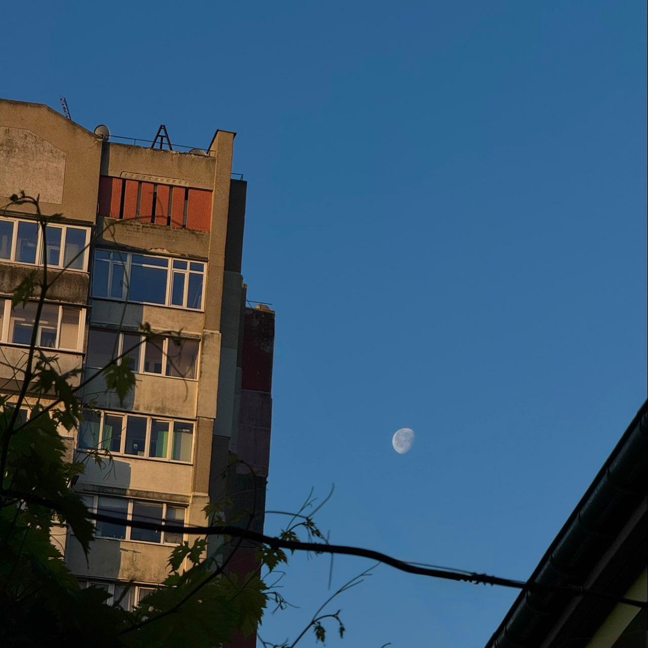 The Moon over Одесса, Украина — waning gibbous, Lunar Day 20